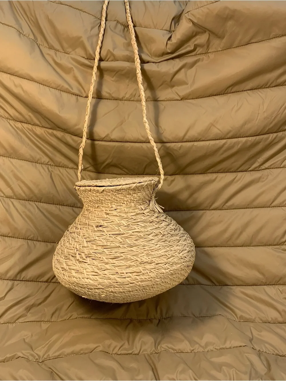 Handcrafted Sweetgrass Basket Attached Lid/ Braided Strap